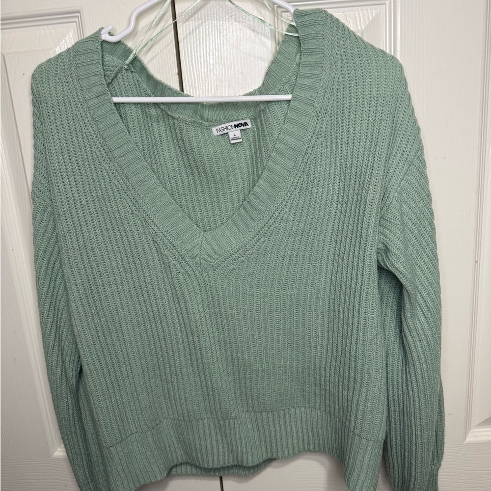 Fashion Nova Sage Green Chunky‎ Knit V-Neck Off the Shoulder Sweater Cozy Fall